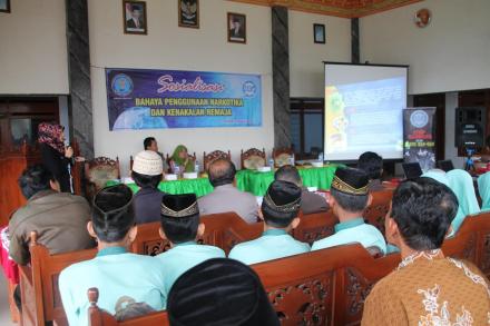 Sosialisasi Bahaya Penyalahgunaan Narkotika dan Kenakalan Remaja